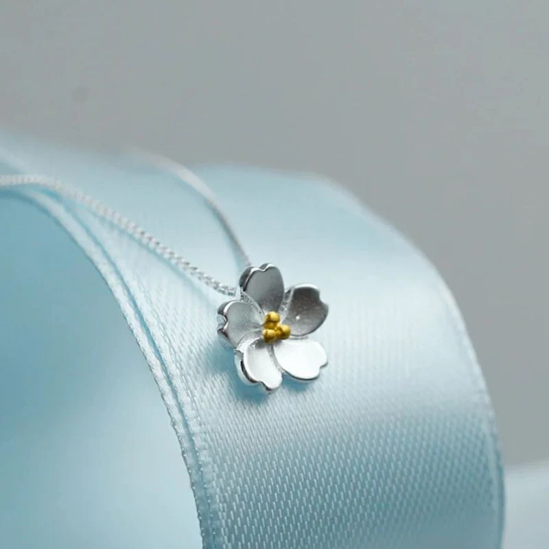 Collier Fleur Nacre