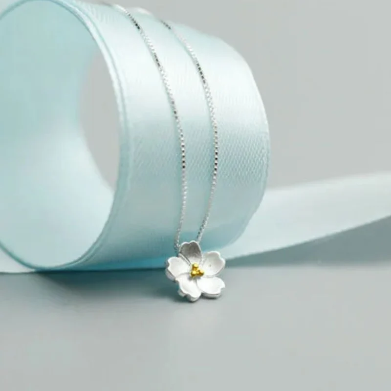 Collier Fleur Nacre
