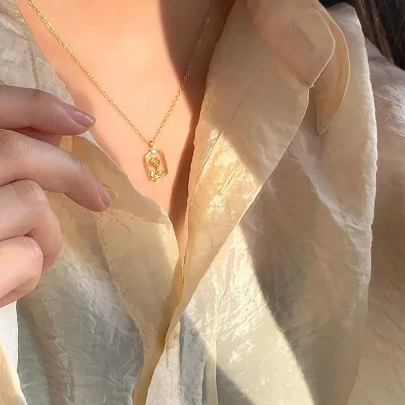 Collier Fleur Balançoire