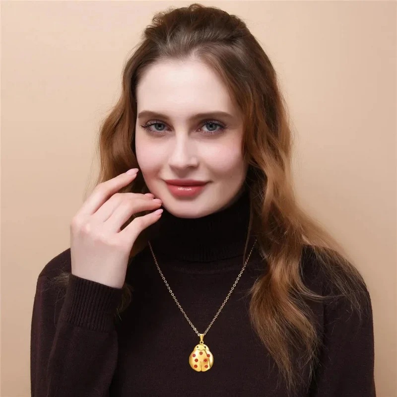 Collier Coccinelle qui s'Ouvre