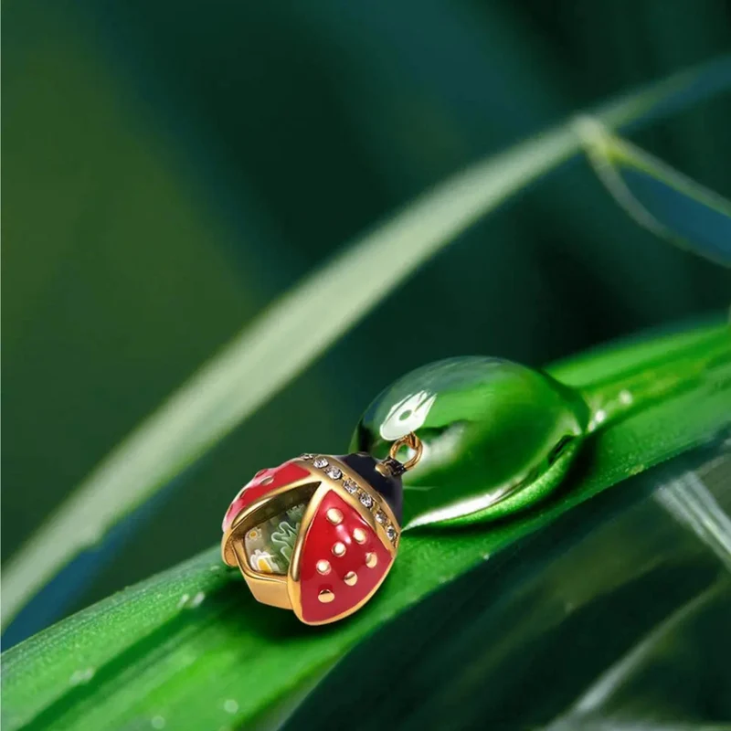 Collier avec Coccinelle