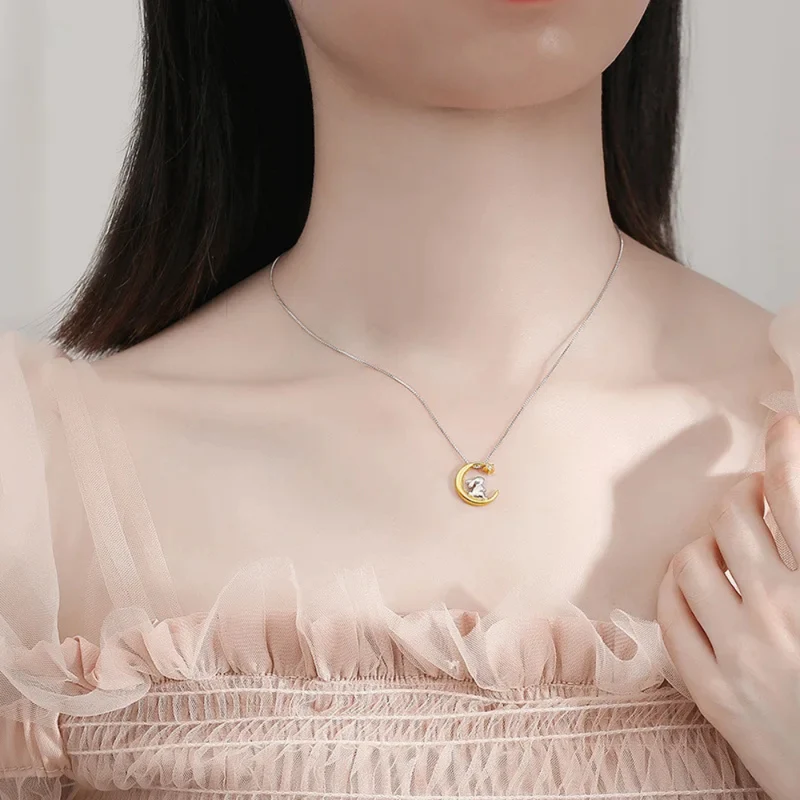 Pendentif Lune Lapin Femme