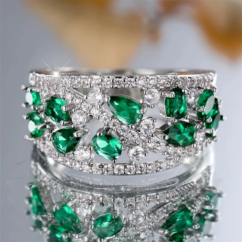 Bague Fines Pierres Vertes