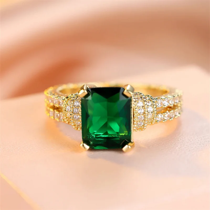 Bague Or et Gros Saphir Vert