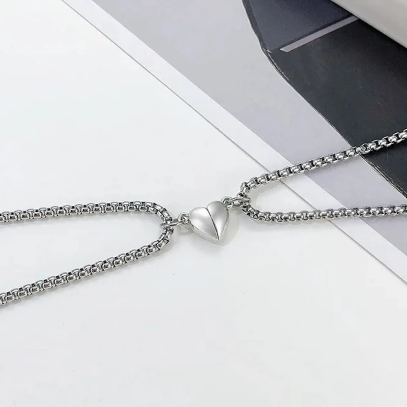 Collier Couple Cœur Aimanté