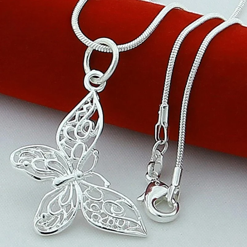 Collier Papillon Dessin