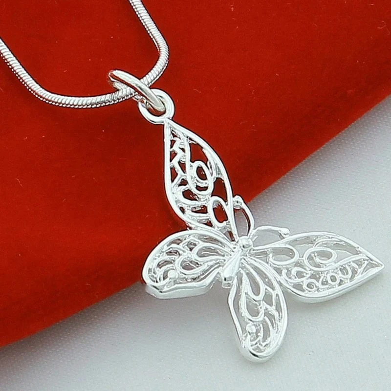 Collier Papillon Dessin