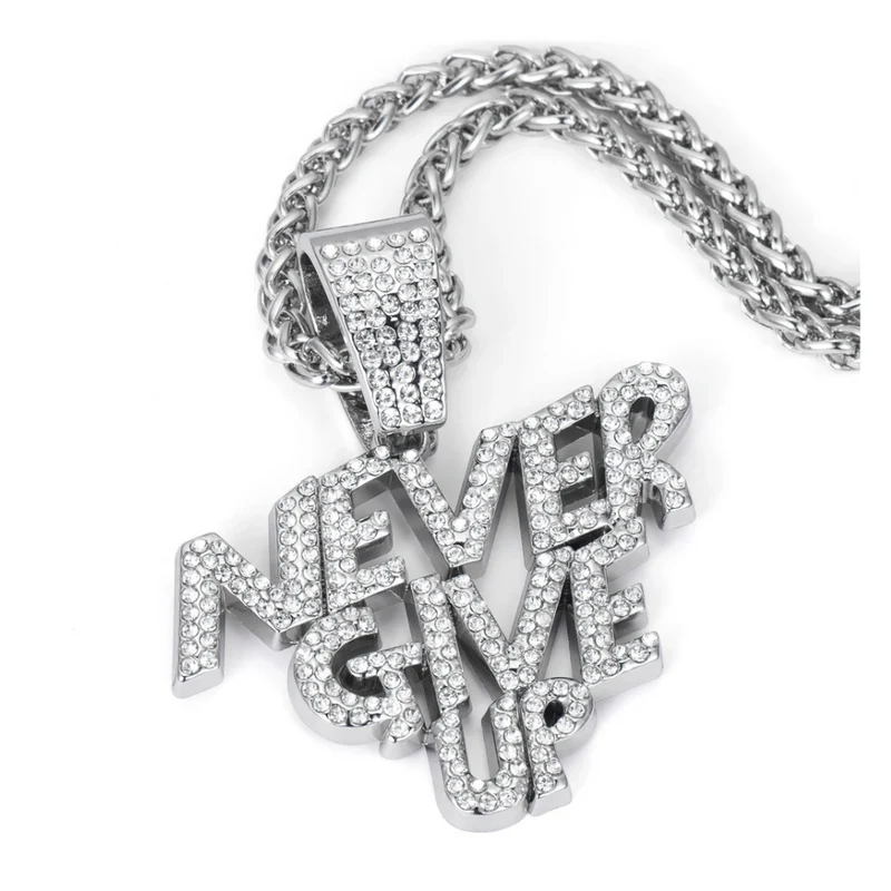 Collier Never Give Up