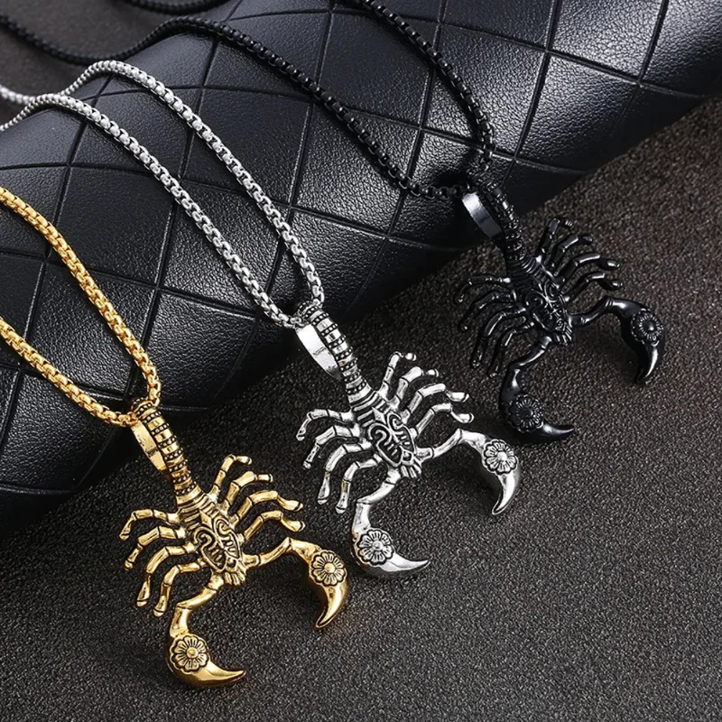 Collier Scorpion Lumineux