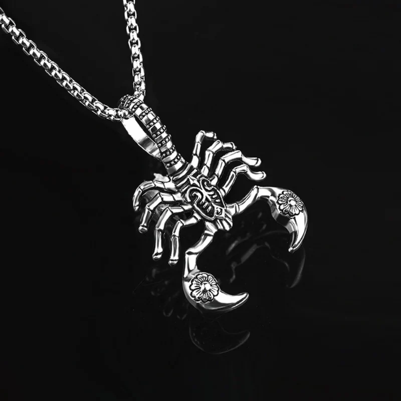 Collier Scorpion Lumineux