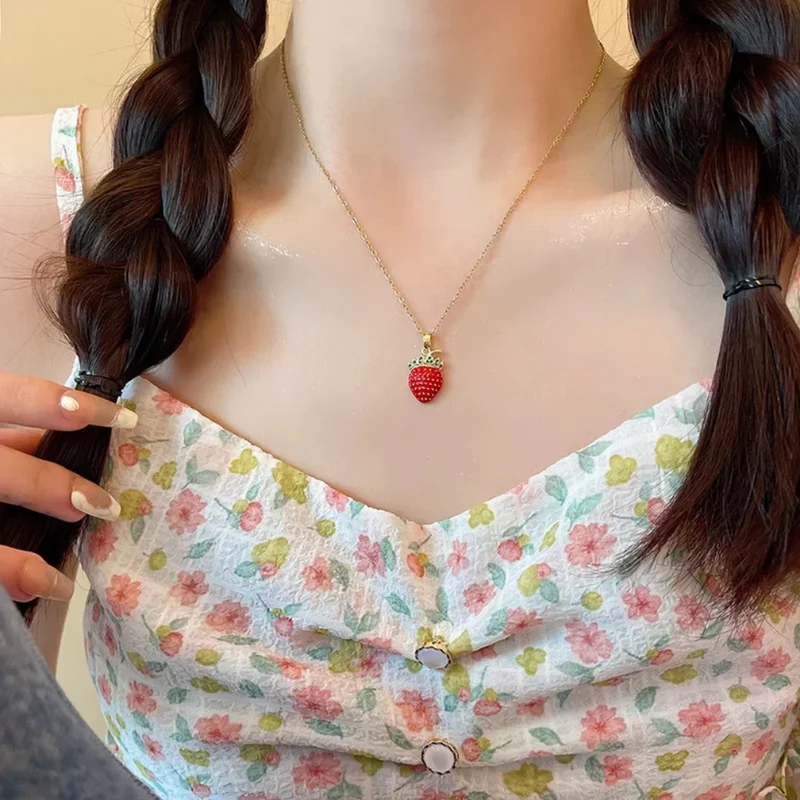 Collier Fraise Strass
