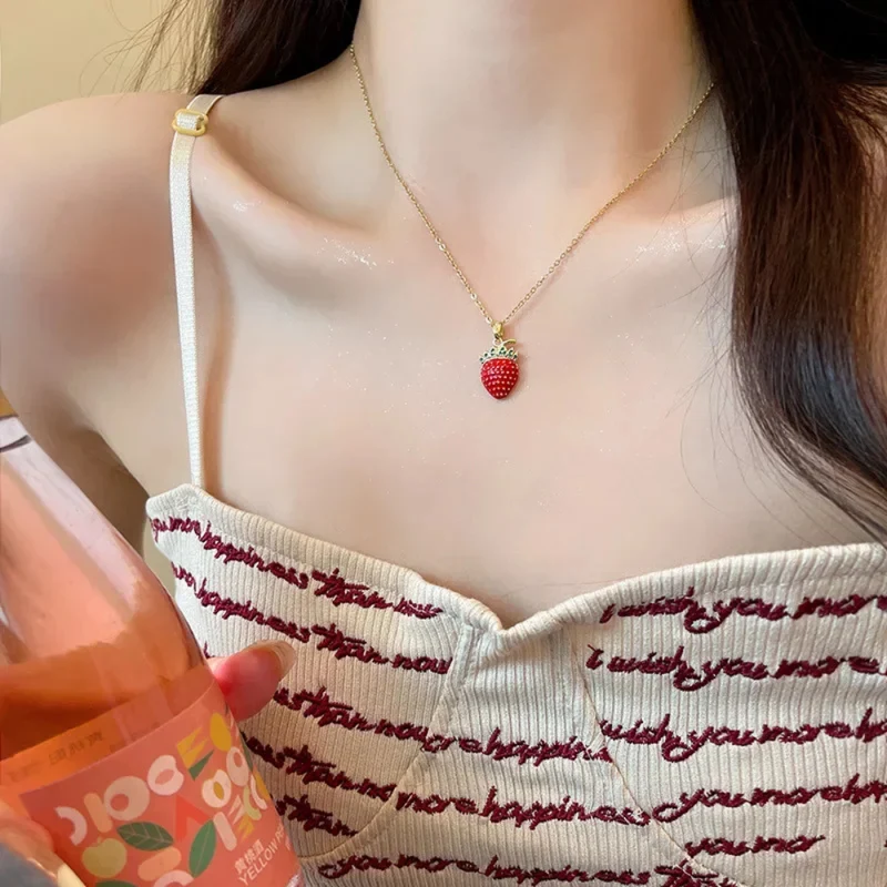 Collier Fraise Strass