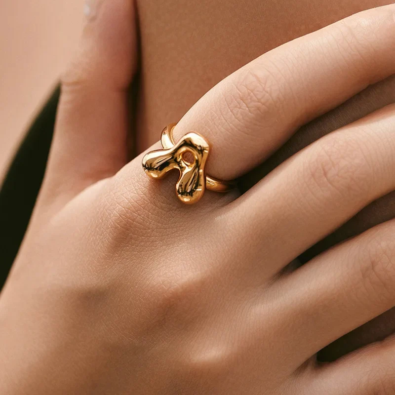 Bague Initiale V Bubble
