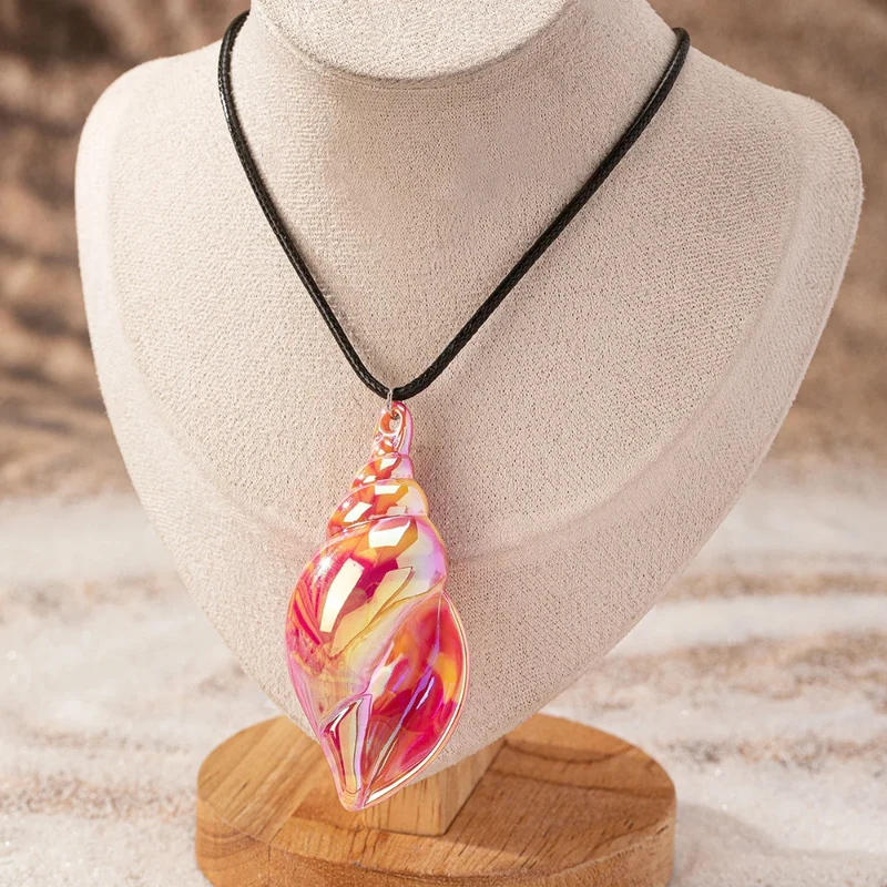 Collier Escargot Design
