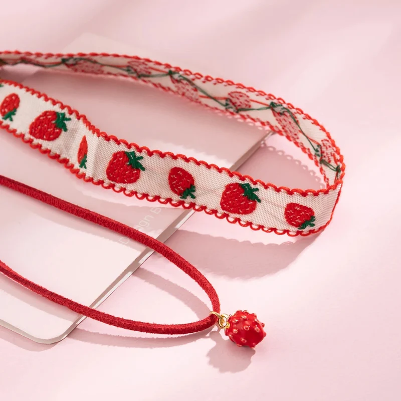 Collier Fraise Bandeau