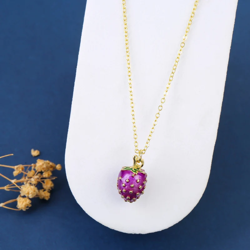 Collier Pendentif Fraise Violette