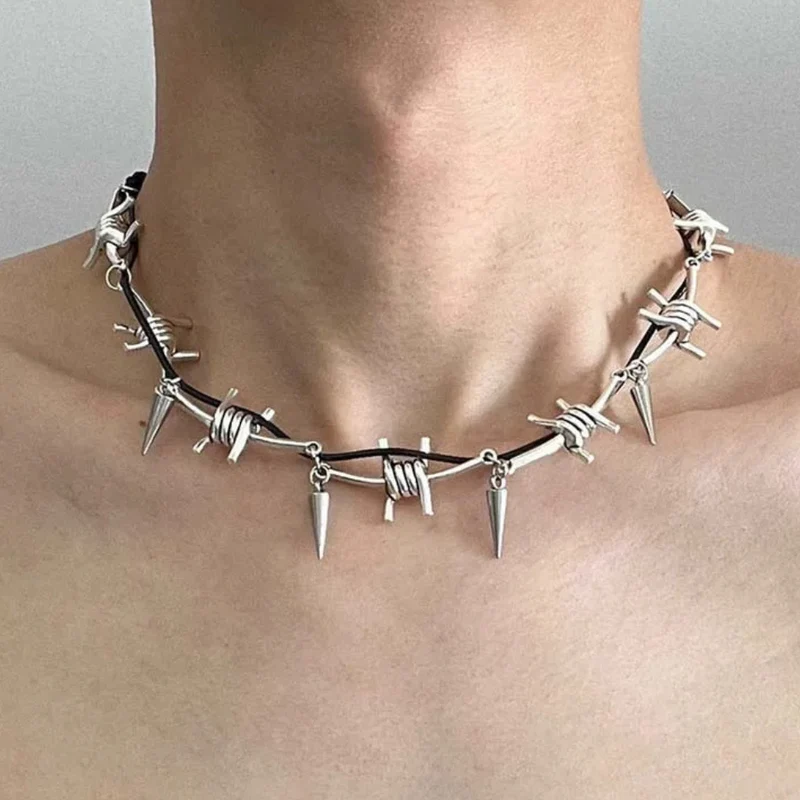 Collier Barbelé