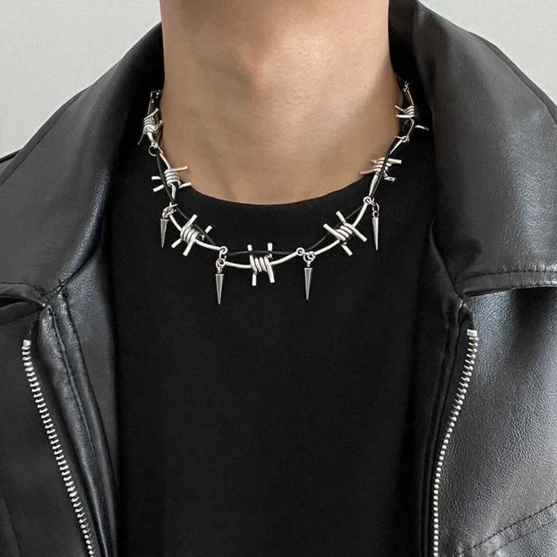 Collier Barbelé