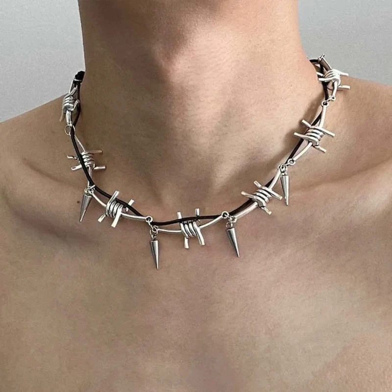 Collier Barbelé