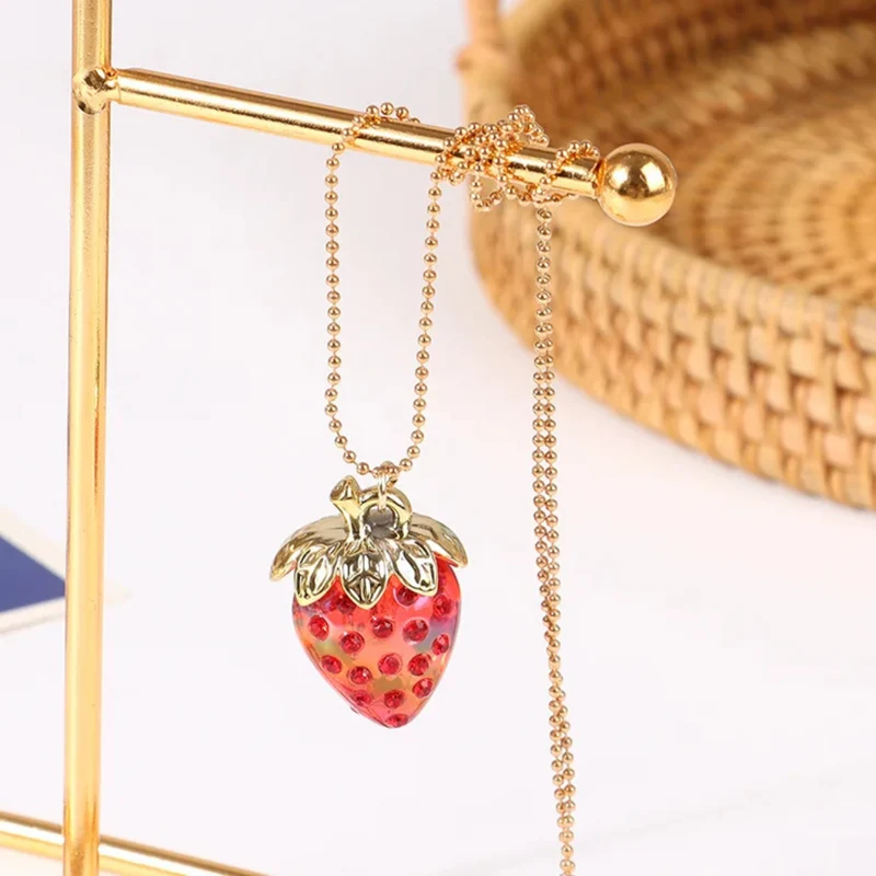 Collier Pendentif Fraise