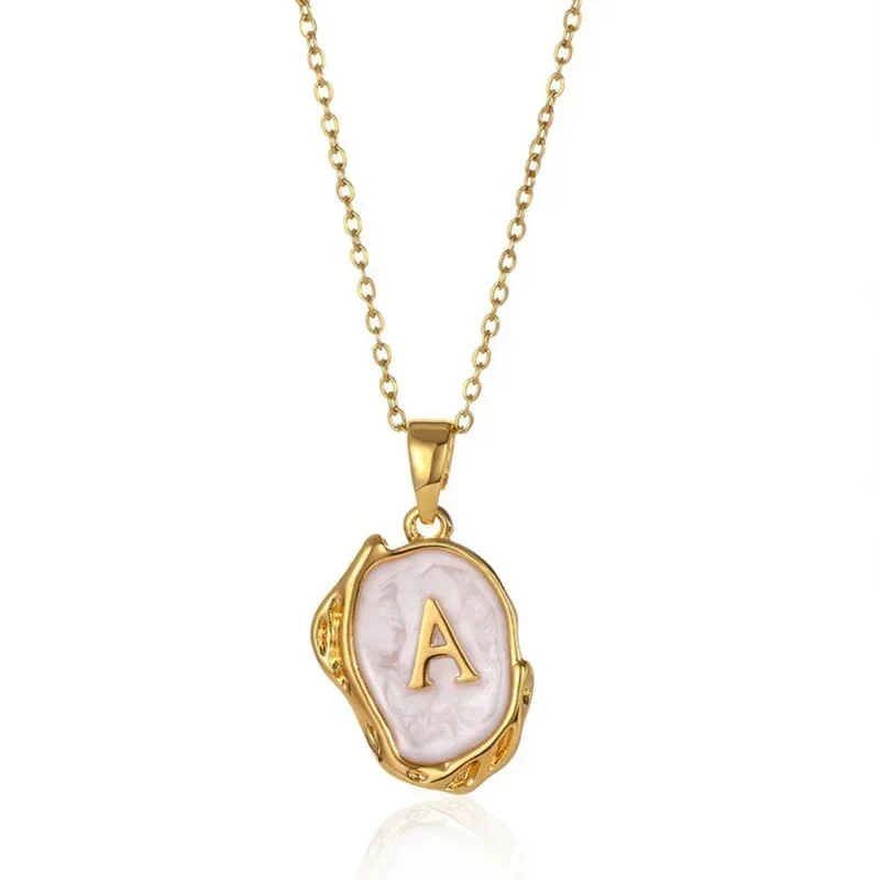 Collier Initiale Abstrait