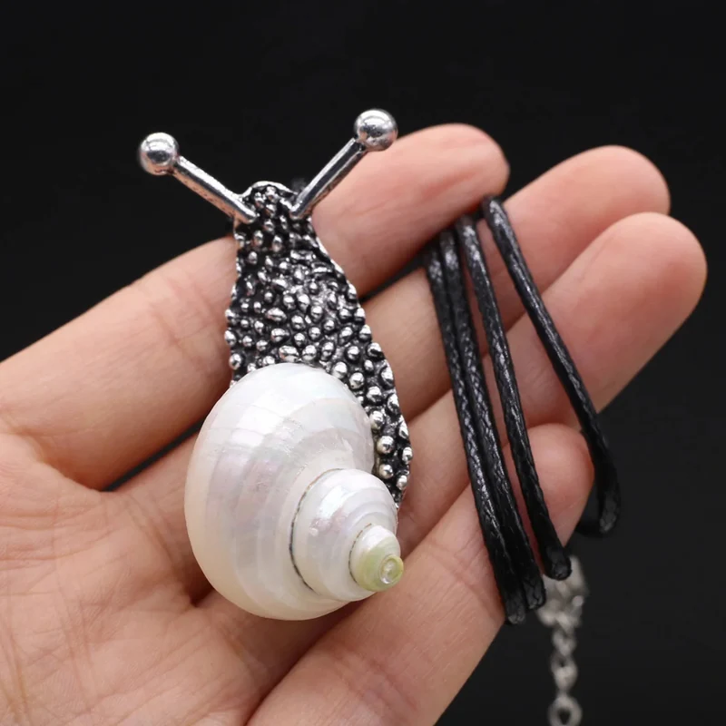 Collier Escargot Coquille Blanche