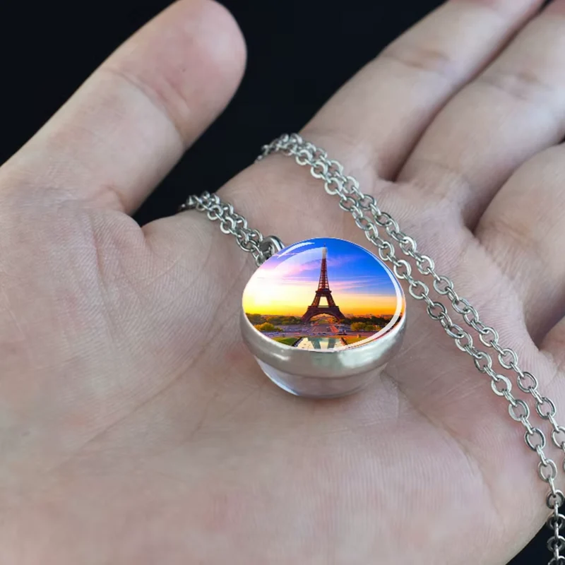 Collier Tour Eiffel Lumineux