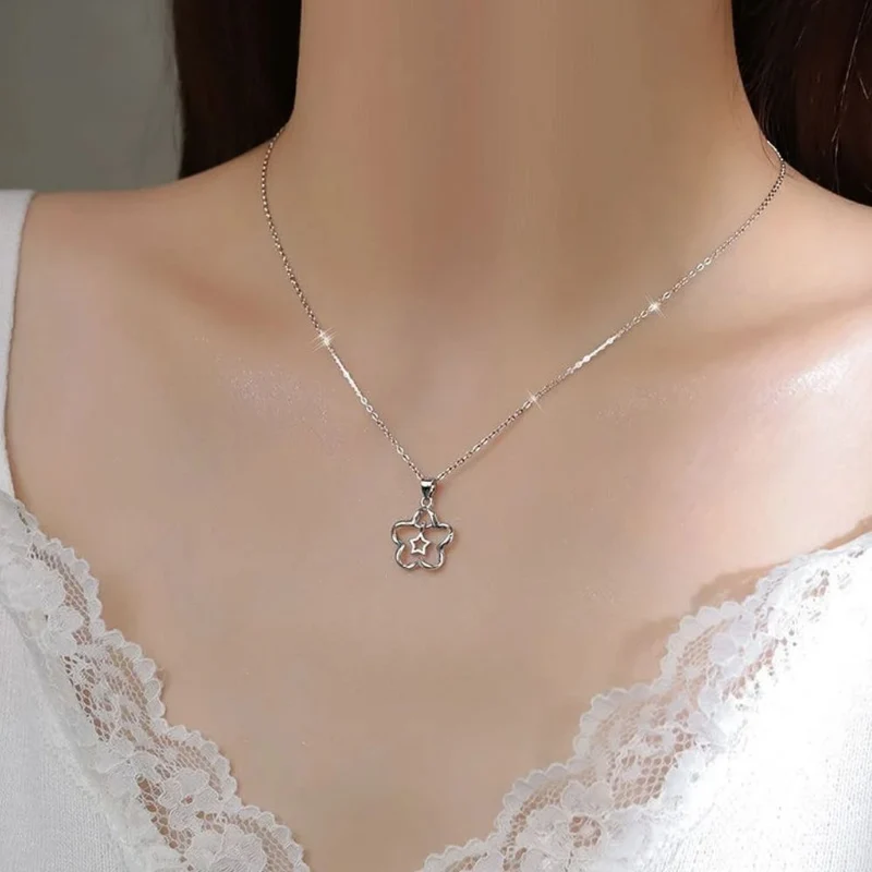 Collier Étoile Ajourée