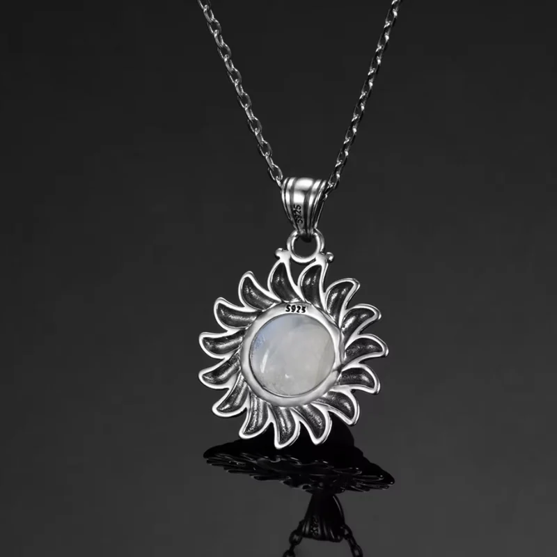 Collier Soleil Gothique