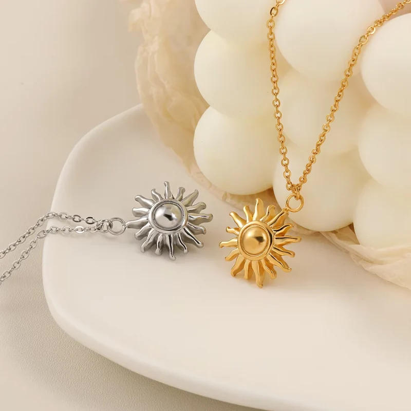Collier avec Pendentif Soleil
