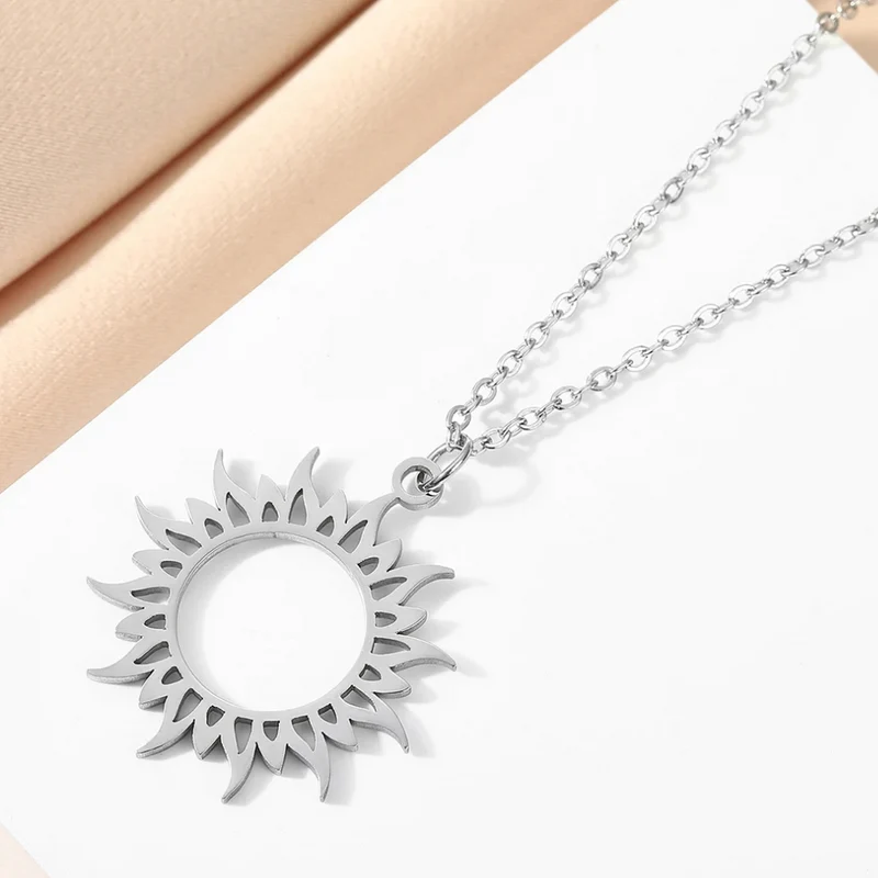 Collier en Forme de Soleil