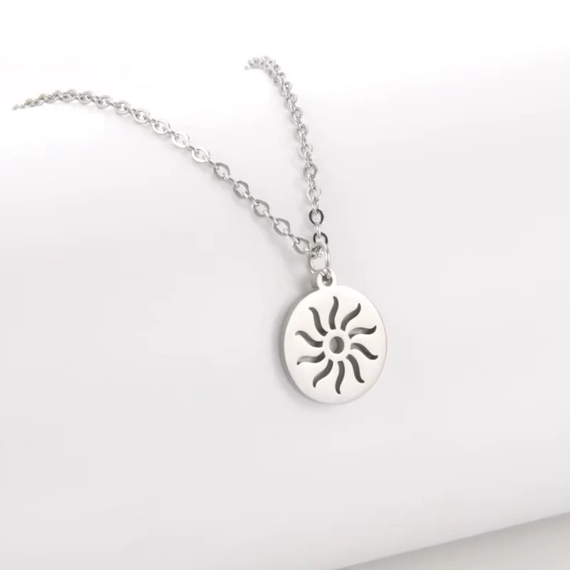 Collier avec Soleil Femme