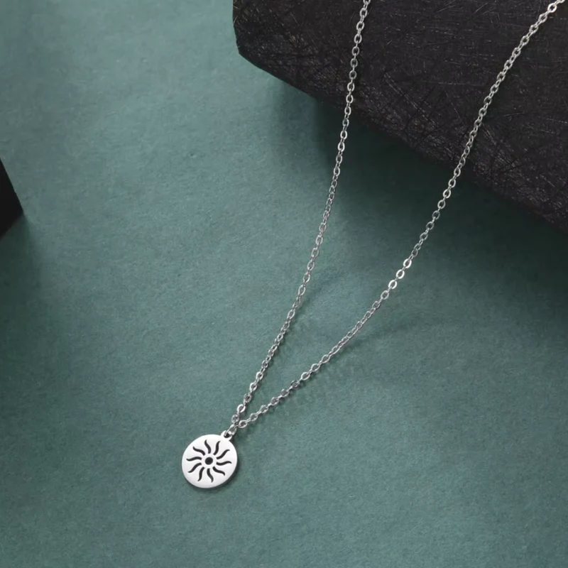 Collier avec Soleil Femme