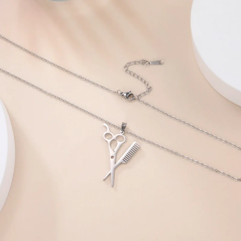 Collier Pendentif Coiffeuse