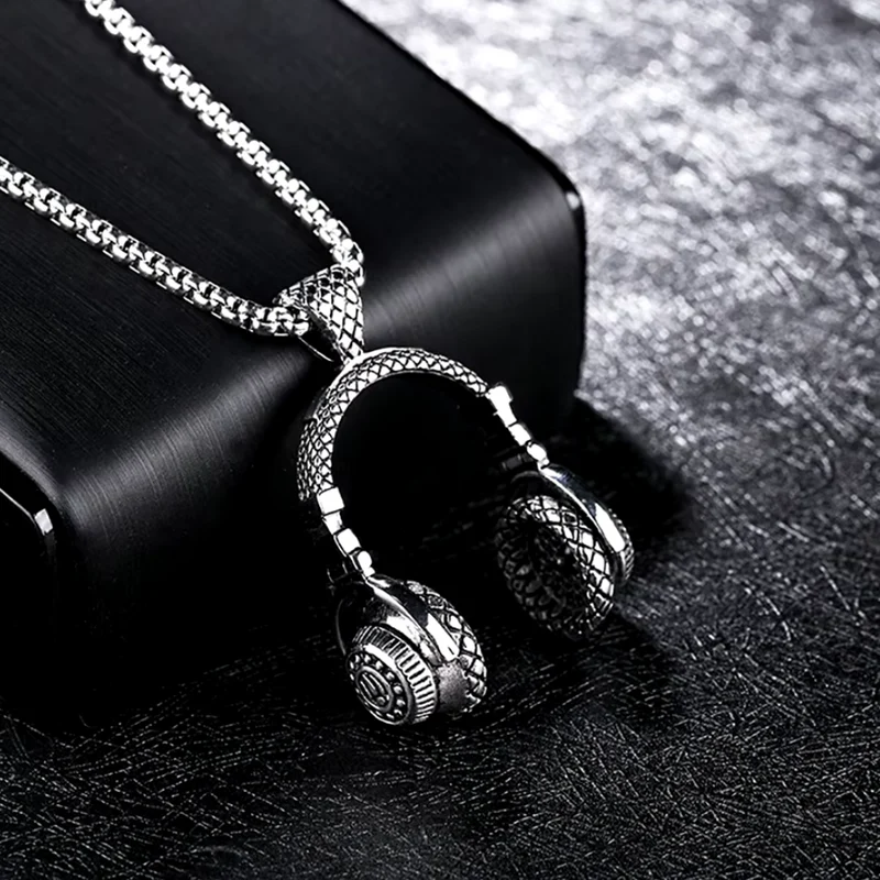 Collier Pendentif Casque de Musique