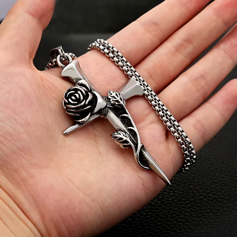 Collier Croix et Rose