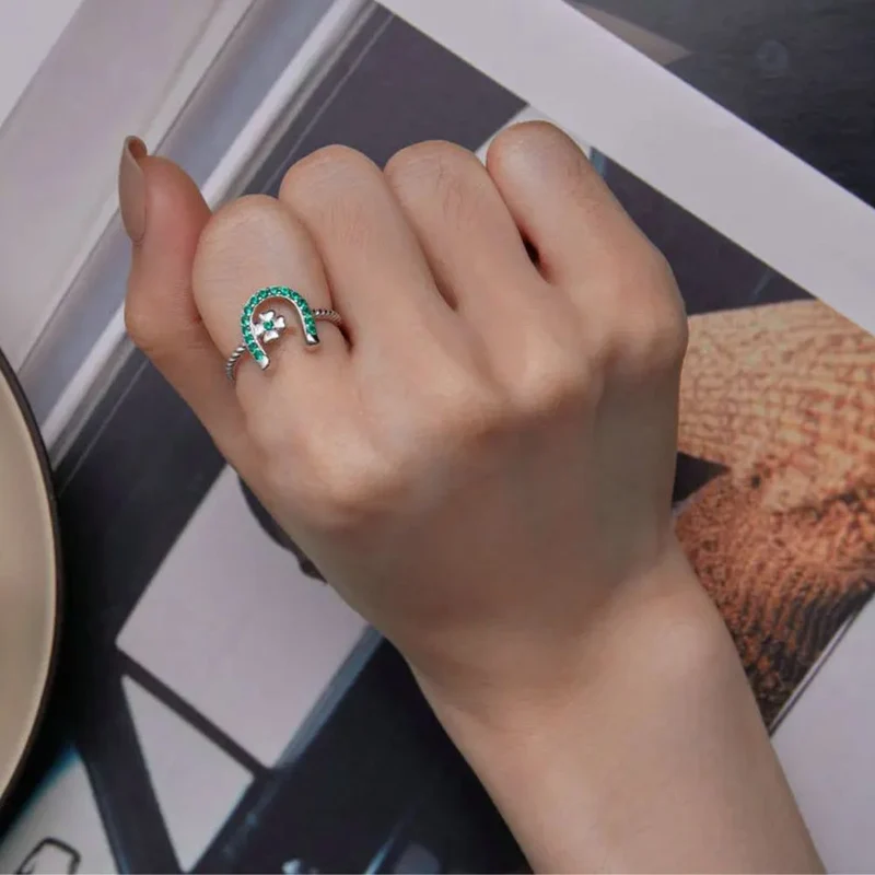 Bague Fer à Cheval Beauté