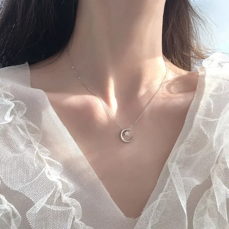 Collier Demi-Lune Étoile