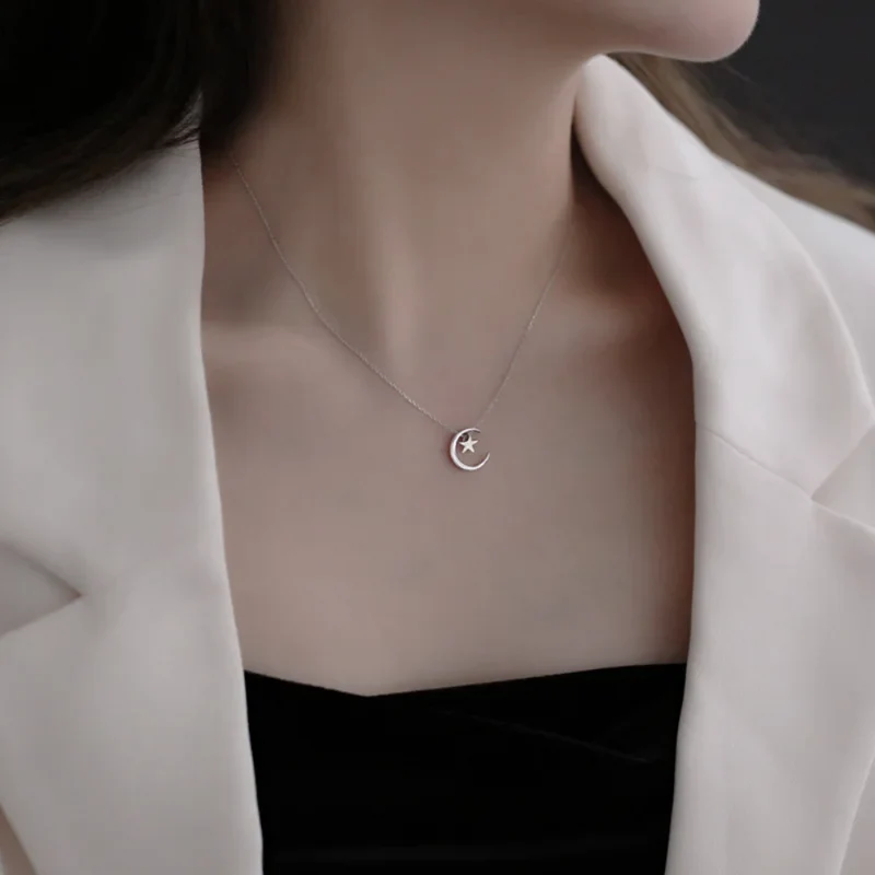 Collier Demi-Lune Étoile