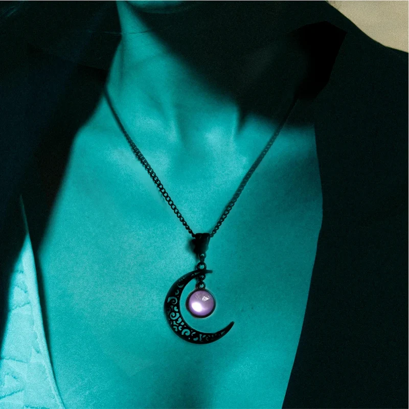 Collier Lune Gothique