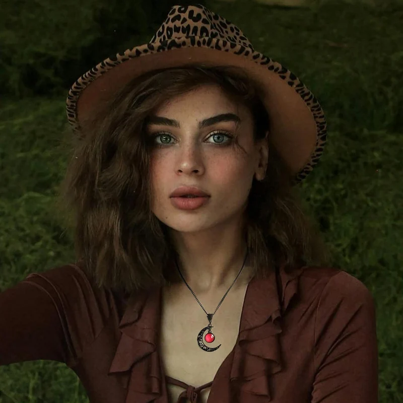 Collier Lune Gothique