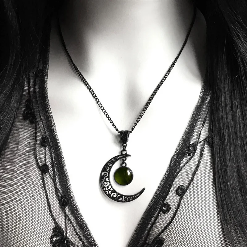 Collier Lune Gothique