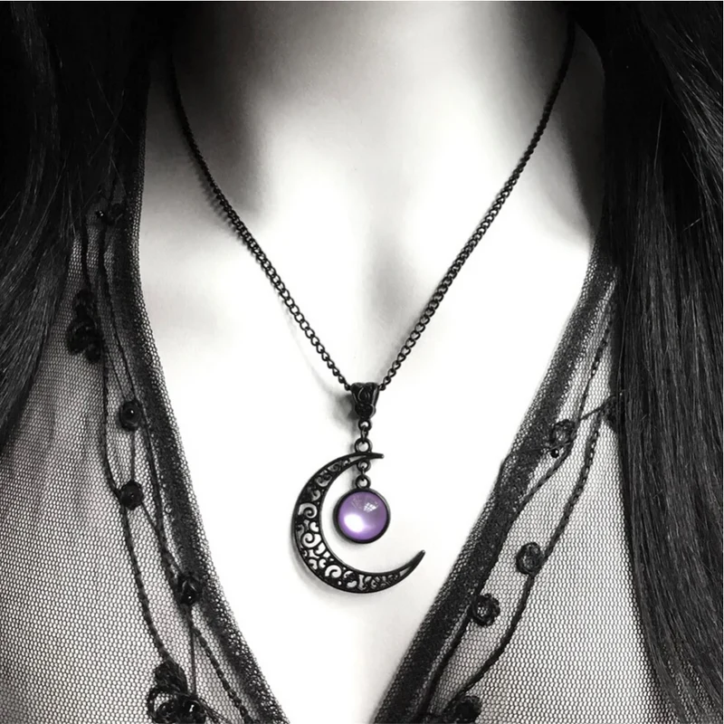 Collier Lune Gothique