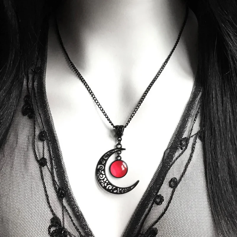 Collier Lune Gothique