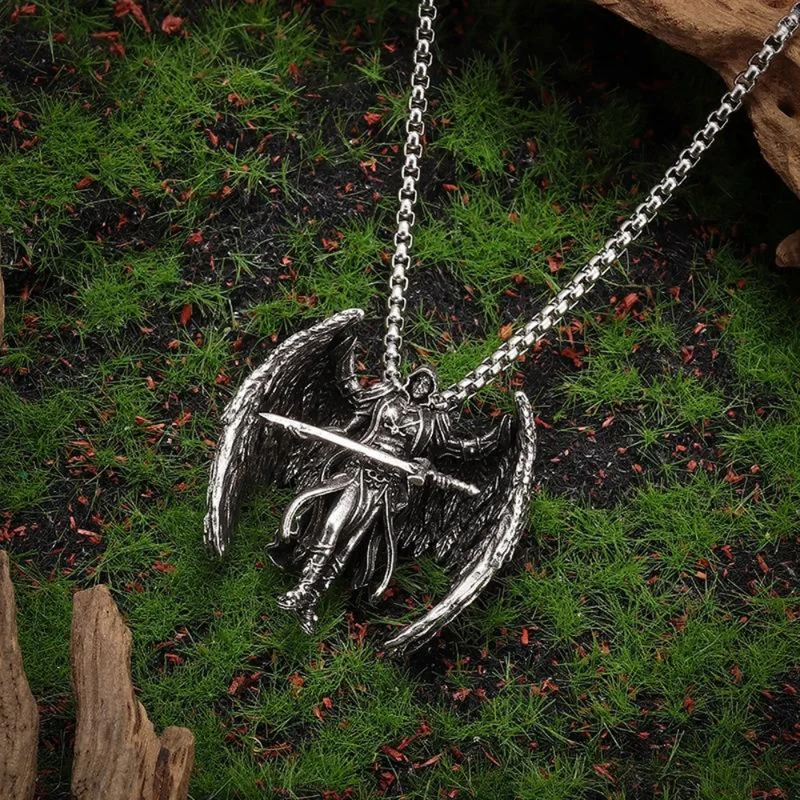 Collier Guerrier Gothique