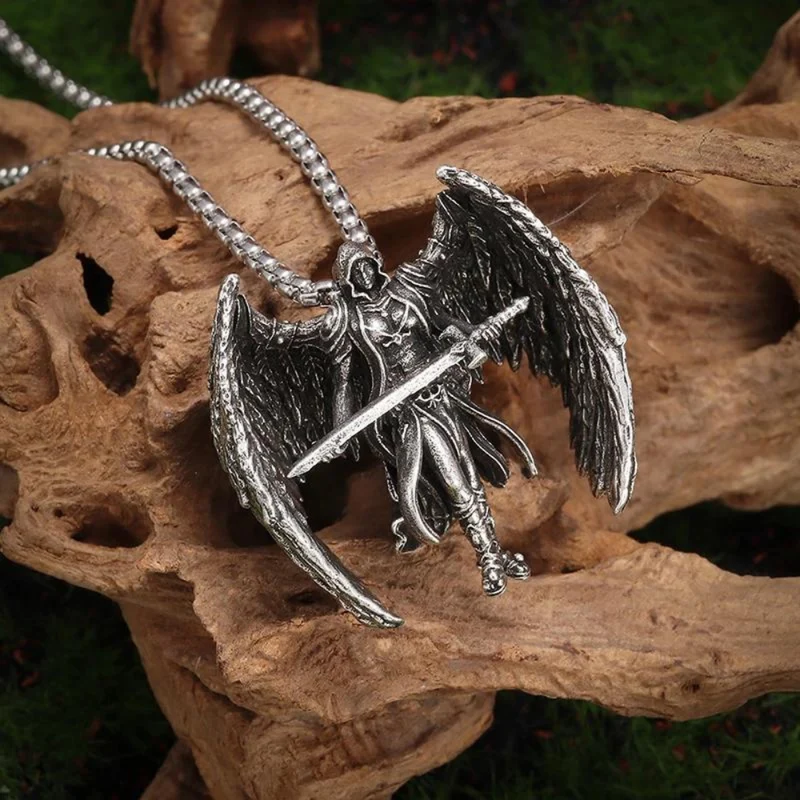 Collier Guerrier Gothique