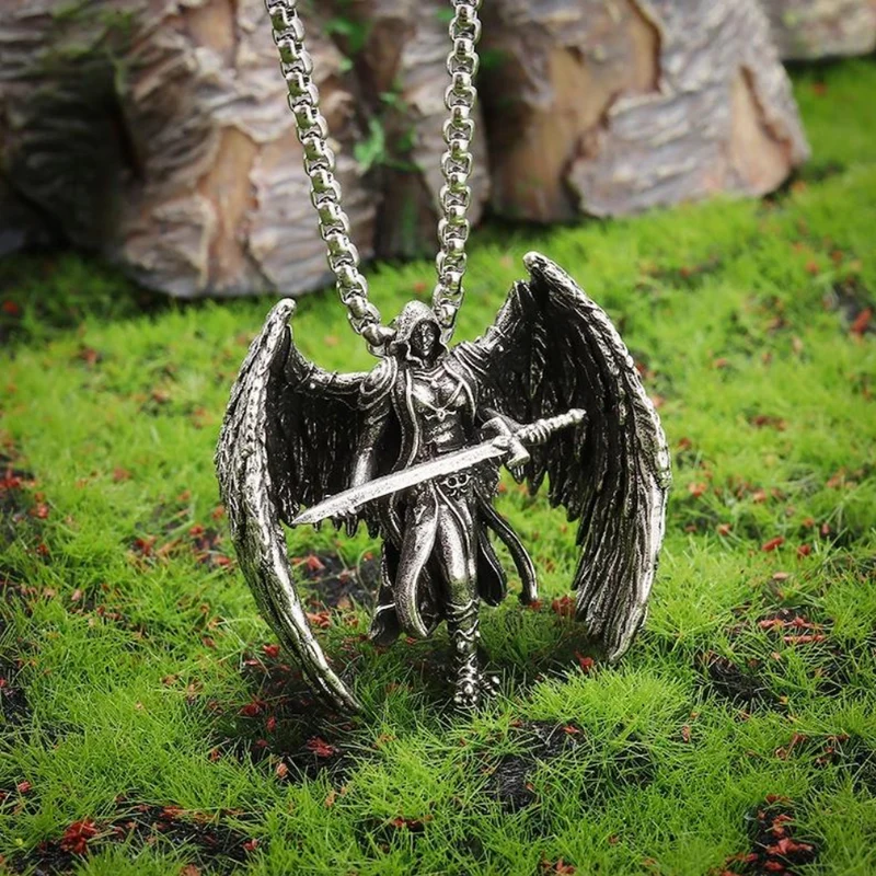Collier Guerrier Gothique