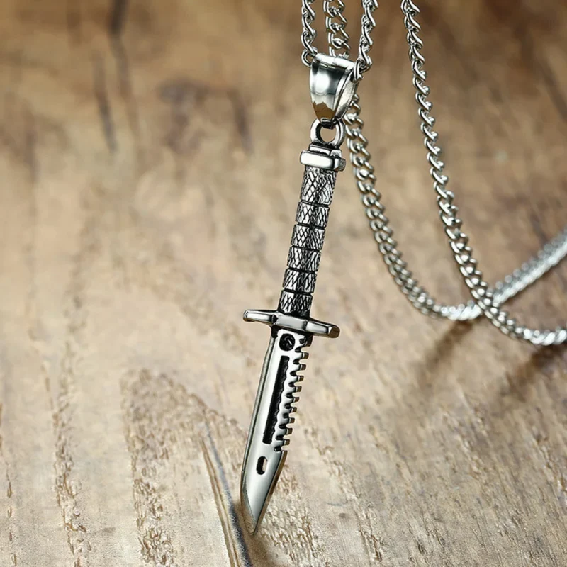 Collier Poignard