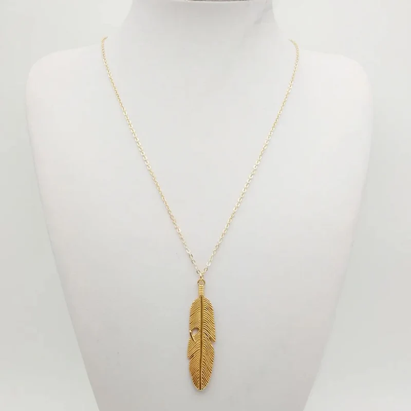 Collier avec Plume