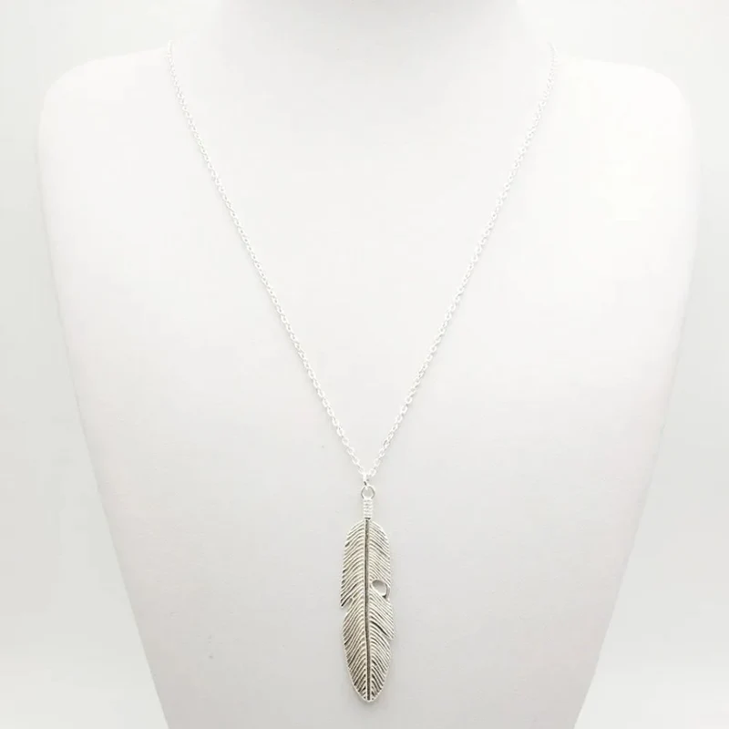 Collier avec Plume